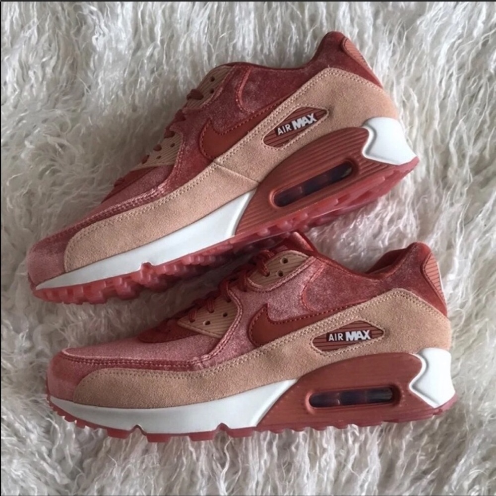 NWT Nike Air Max 90 LX Peach - Picture 4 of 8